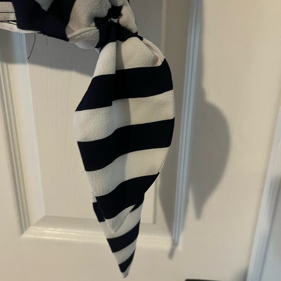 MICHAEL MICHAEL KORS Striped Tie-Hem Top - S - Picture 6 of 6